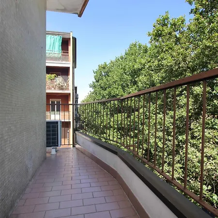 Red Touch Flat - Design & San Siro Apartman Milánó