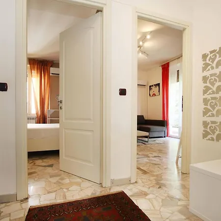 Apartman Red Touch Flat - Design & San Siro Milánó