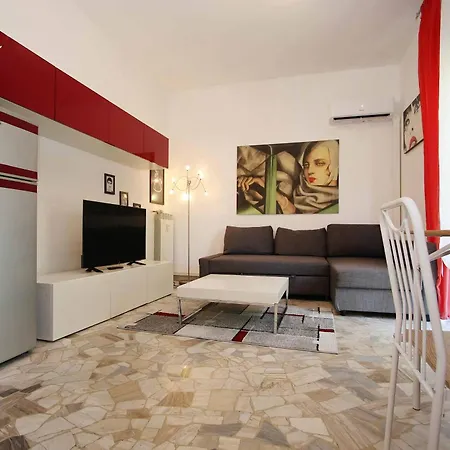 Apartman Red Touch Flat - Design & San Siro Milánó