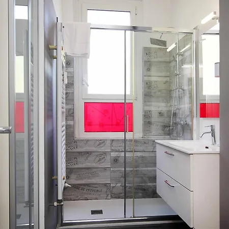 Red Touch Flat - Design & San Siro Apartman *