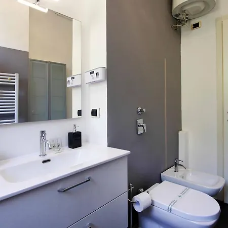Red Touch Flat - Design & San Siro Apartman Milánó