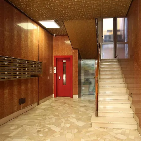 Red Touch Flat - Design & San Siro Apartman